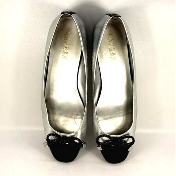 Lauren Ralph Lauren Silver Leather, Slip On, Capped Toe, Ballet Flats. Wmn 8.5M - Picture 3 of 13